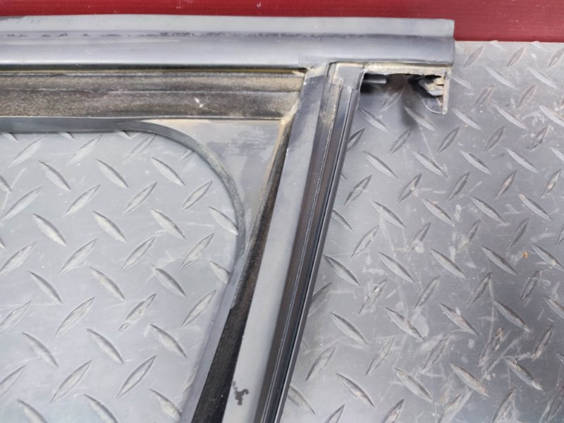 Уплотнитель рамки двери