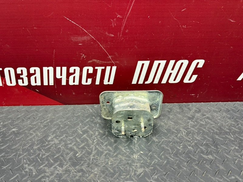 Кронштейн усилителя бампера