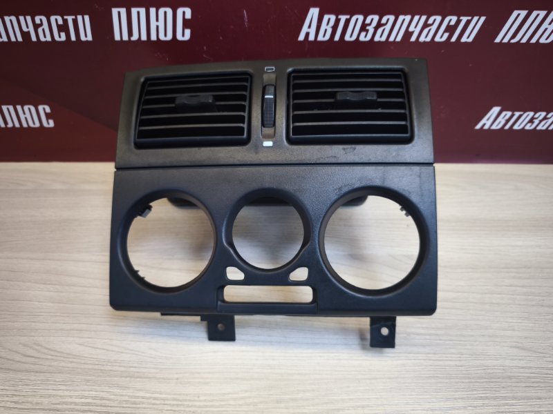 Воздушный дефлектор салона