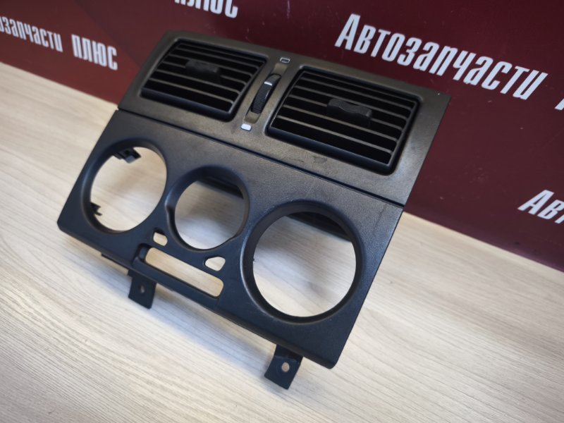 Воздушный дефлектор салона