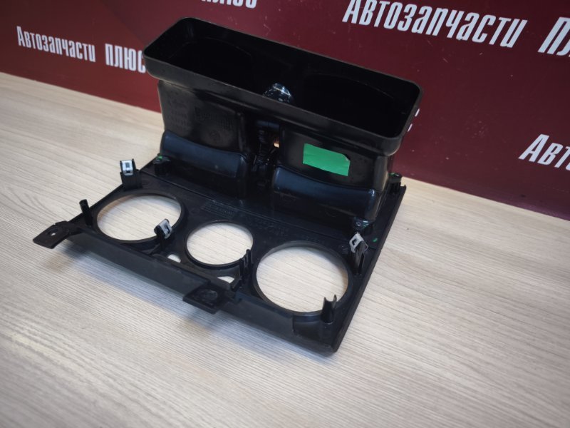 Воздушный дефлектор салона