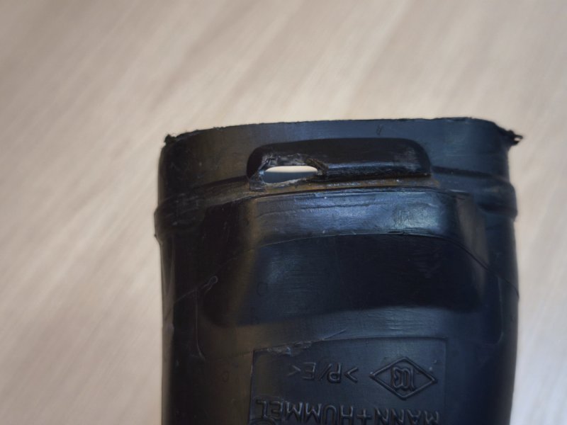 Патрубок воздушного фильтра