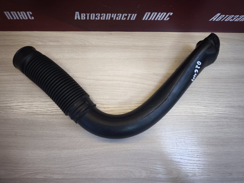 Патрубок воздушного фильтра