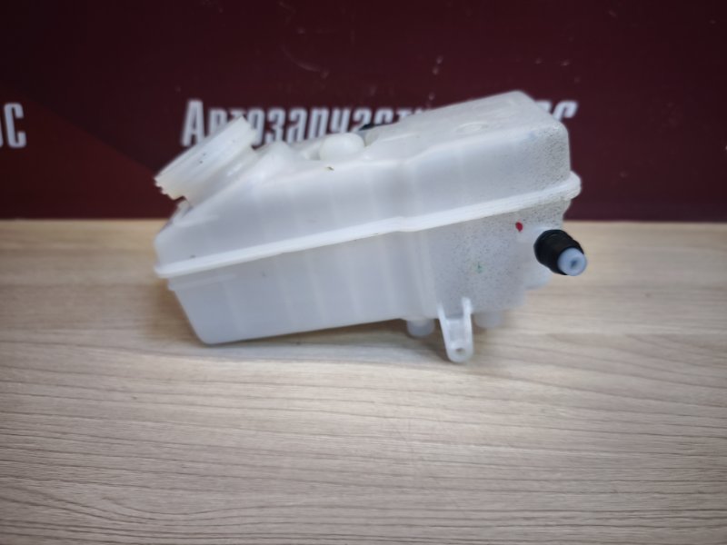 Бачок главного тормозного цилиндра