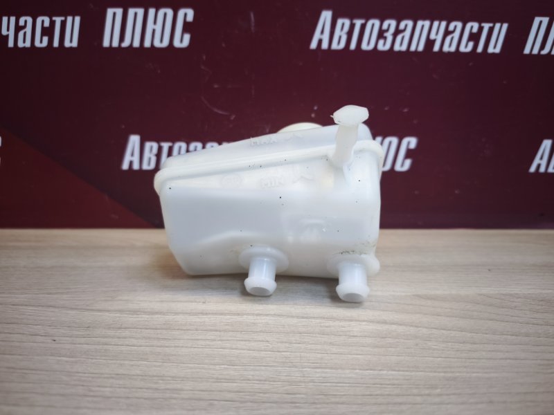 Бачок главного тормозного цилиндра