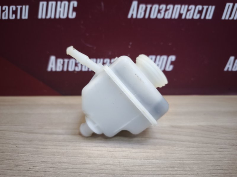 Бачок главного тормозного цилиндра