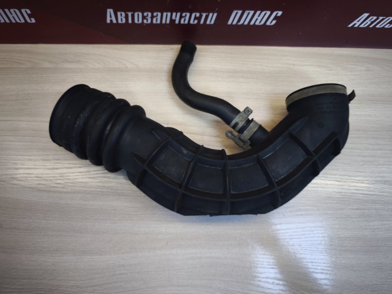 Патрубок воздушного фильтра