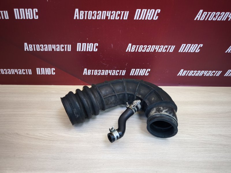 Патрубок воздушного фильтра