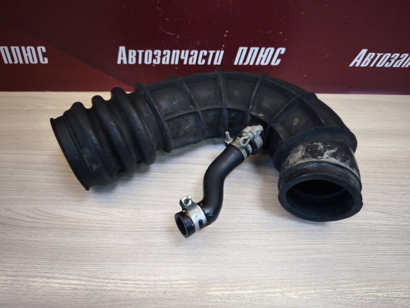 Патрубок воздушного фильтра