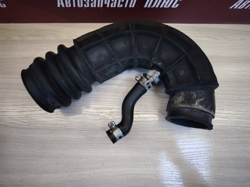 Патрубок воздушного фильтра