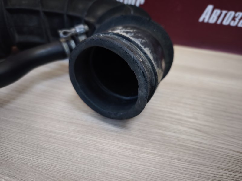 Патрубок воздушного фильтра