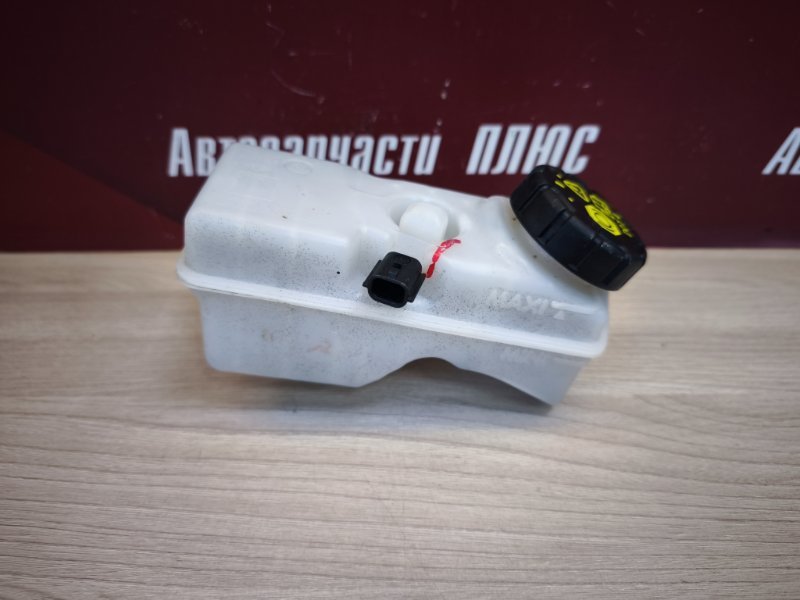 Бачок главного тормозного цилиндра