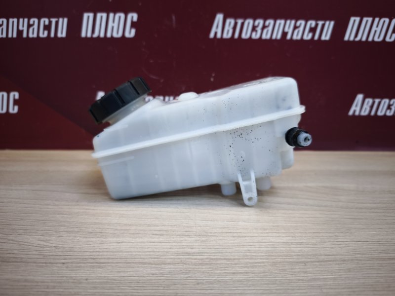 Бачок главного тормозного цилиндра