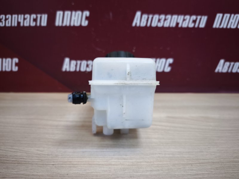 Бачок главного тормозного цилиндра