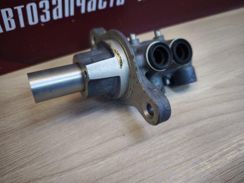 Главный тормозной цилиндр