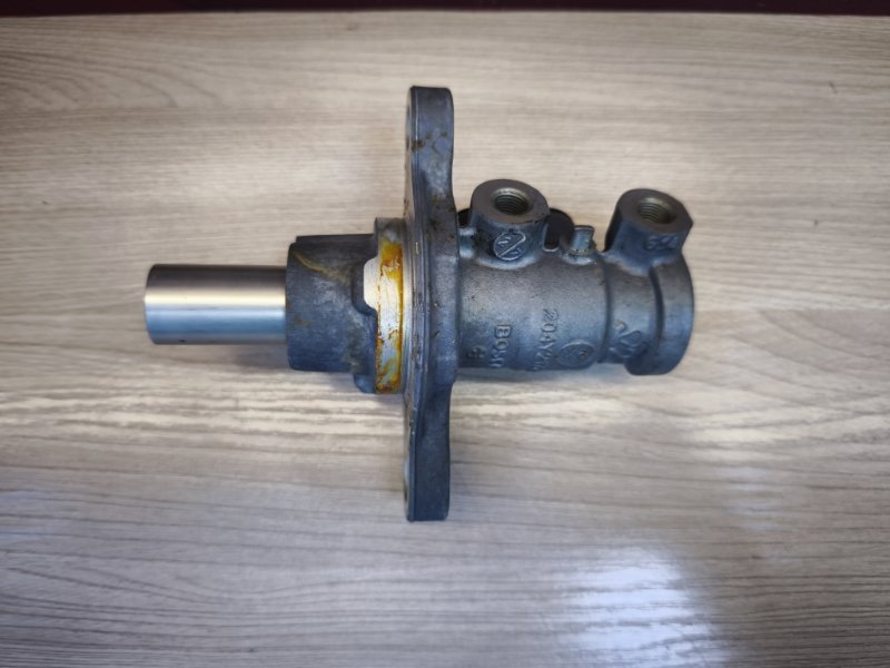 Главный тормозной цилиндр