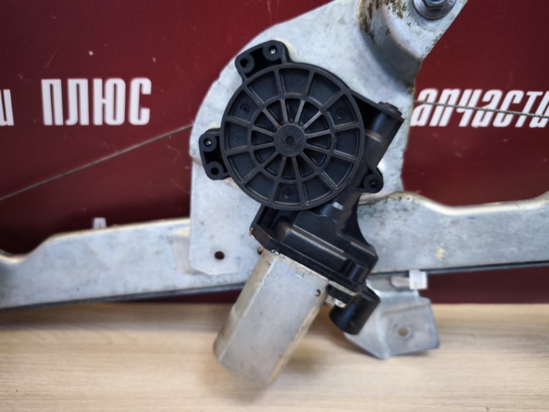 Стеклоподъемник    двери