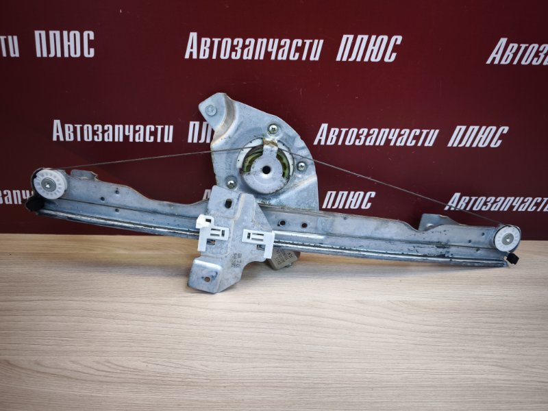 Стеклоподъемник    двери