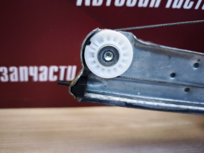 Стеклоподъемник    двери