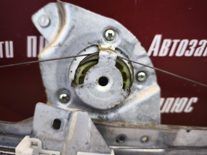 Стеклоподъемник    двери