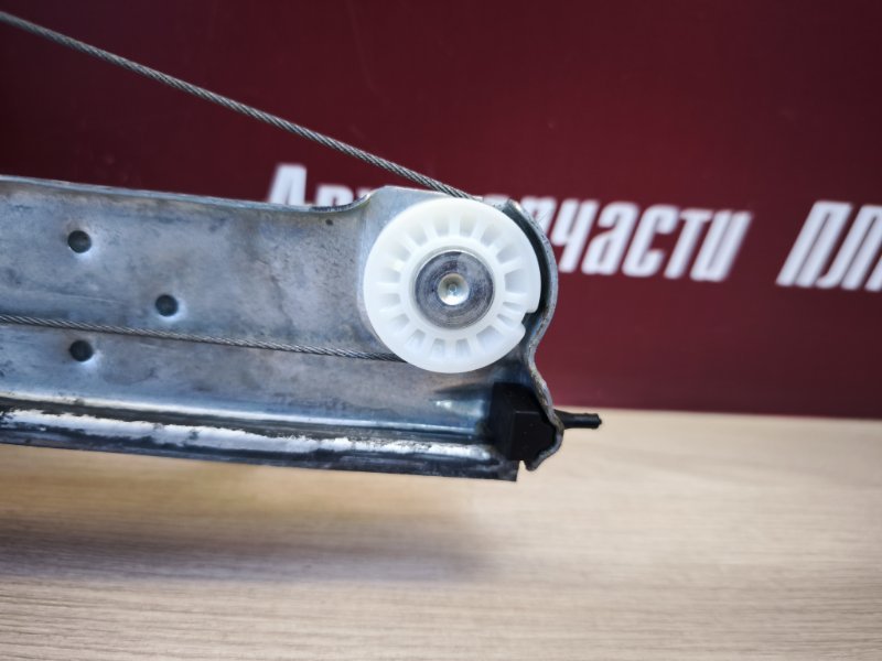 Стеклоподъемник    двери