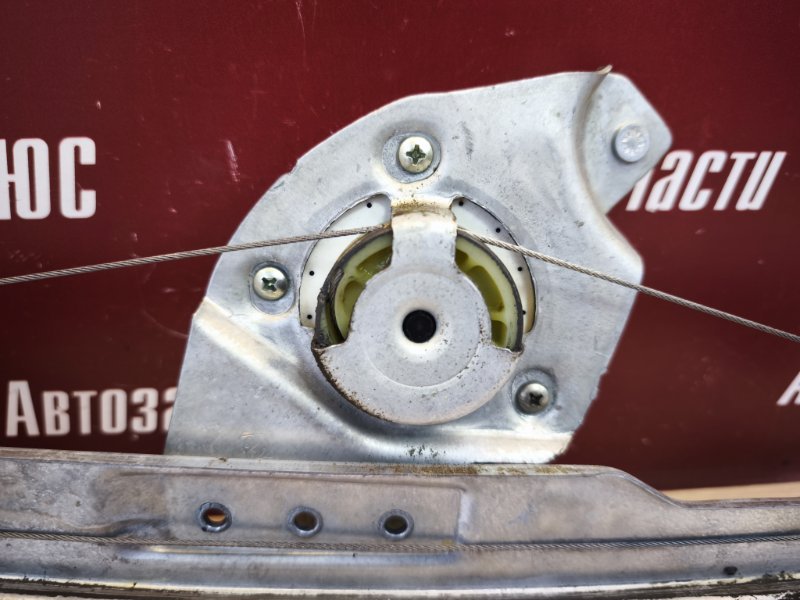 Стеклоподъемник    двери