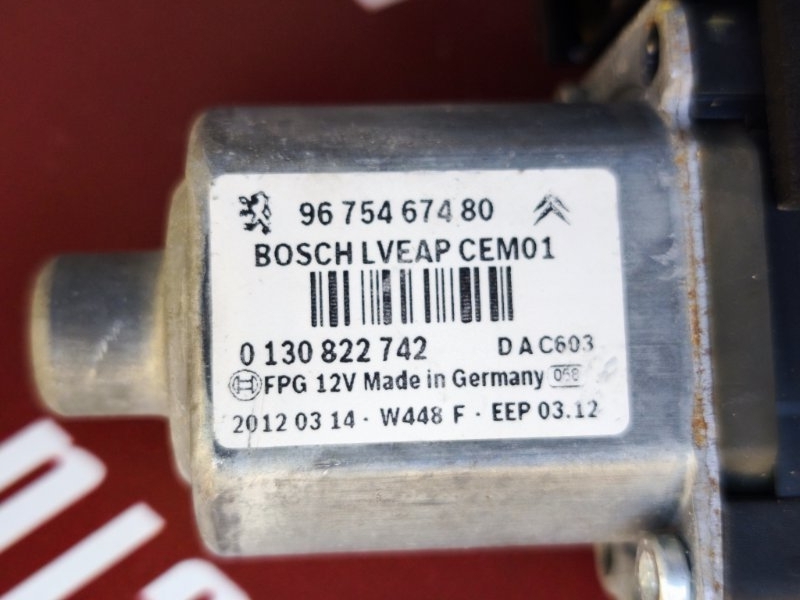 Стеклоподъемник    двери