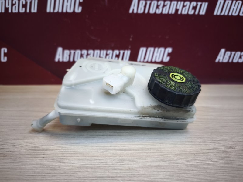 Бачок главного тормозного цилиндра