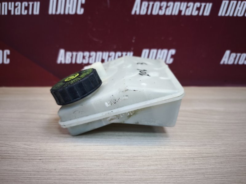 Бачок главного тормозного цилиндра
