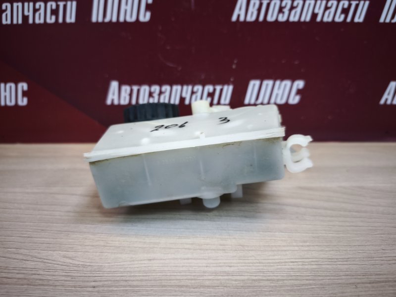 Бачок главного тормозного цилиндра