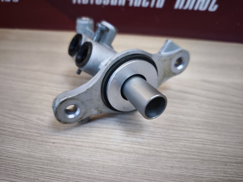 Главный тормозной цилиндр