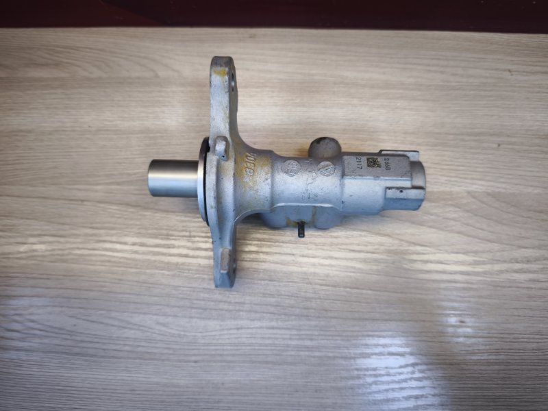 Главный тормозной цилиндр