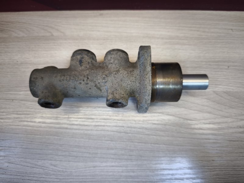 Главный тормозной цилиндр