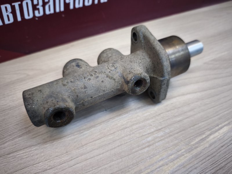 Главный тормозной цилиндр