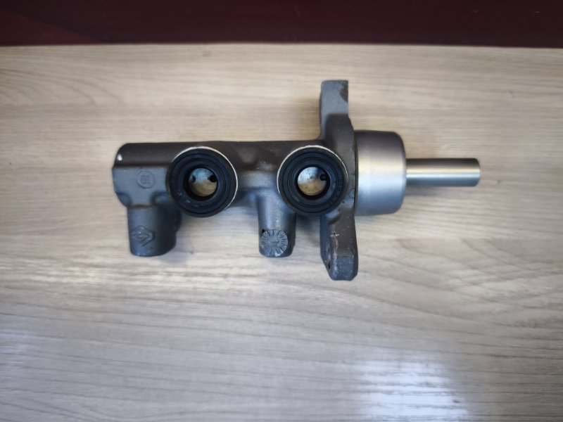 Главный тормозной цилиндр