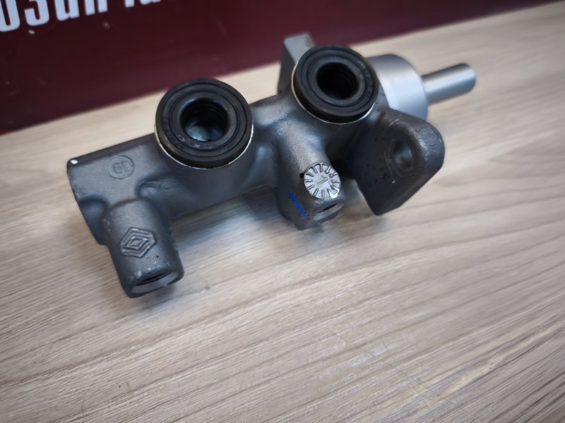 Главный тормозной цилиндр