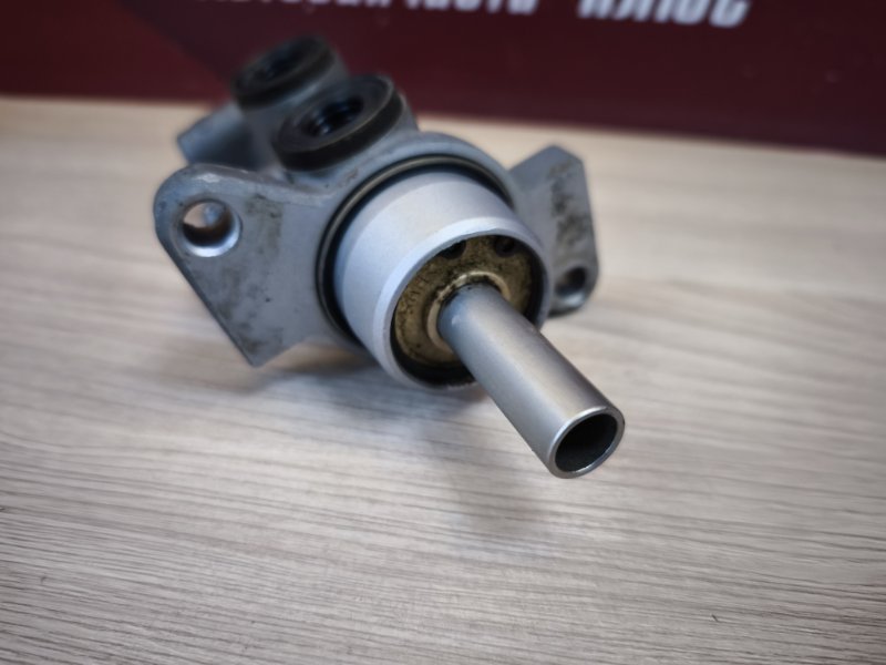 Главный тормозной цилиндр