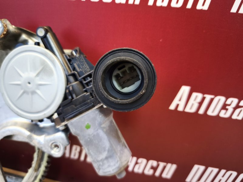 Стеклоподъемник    двери