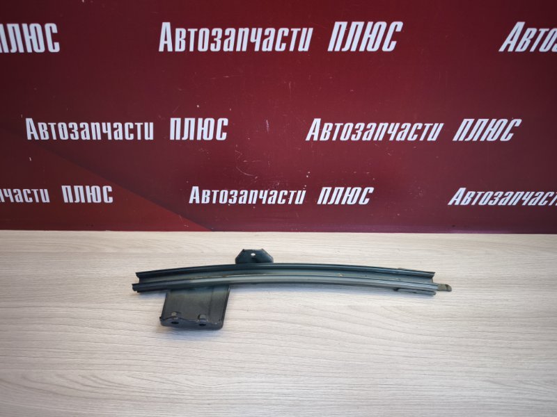 Направляющая стекла     двери