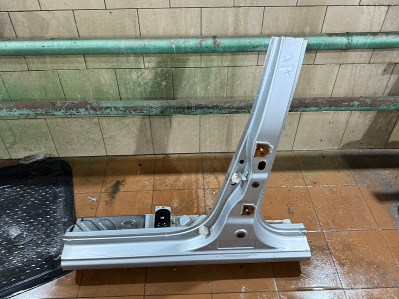 средняя стойка