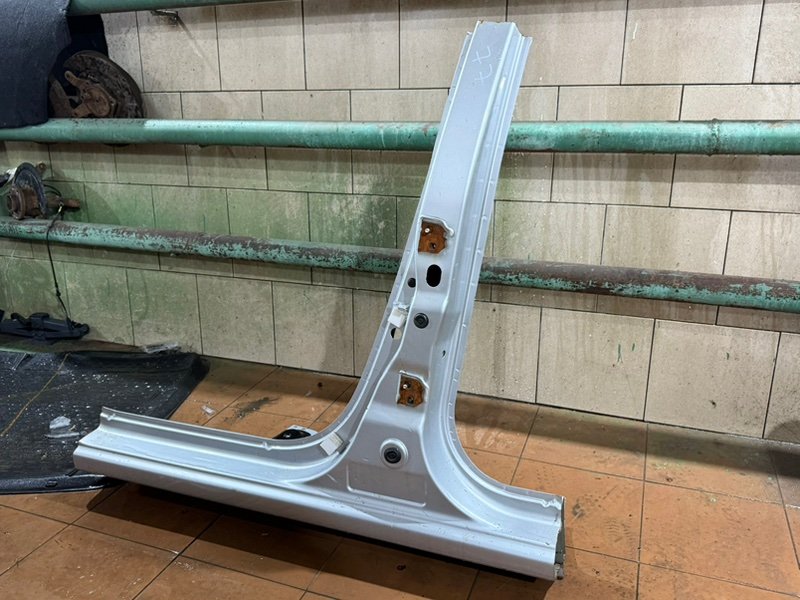 средняя стойка