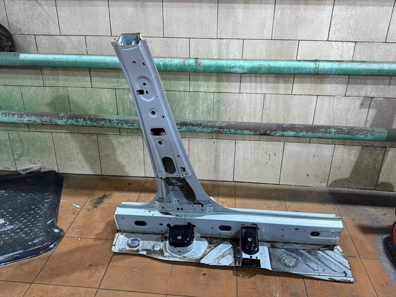 средняя стойка