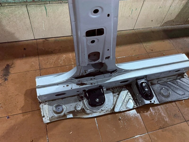 средняя стойка