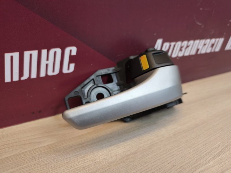 Внутренняя  ручка двери