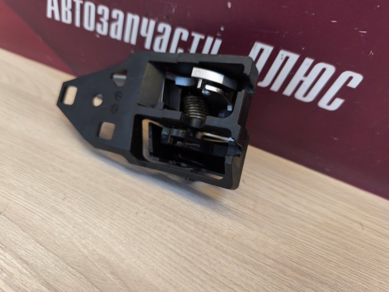 Внутренняя  ручка двери