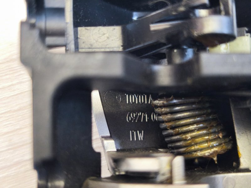 Внутренняя  ручка двери