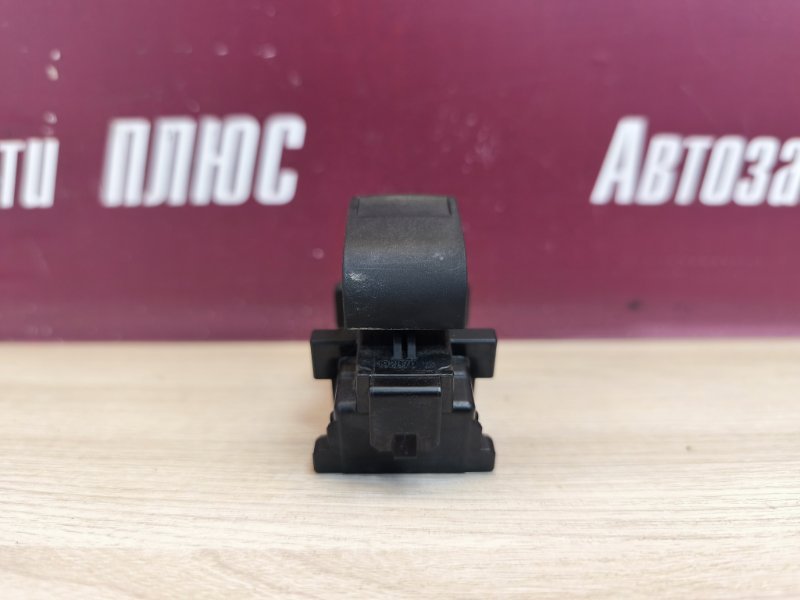 Кнопка стеклоподъемника   двери