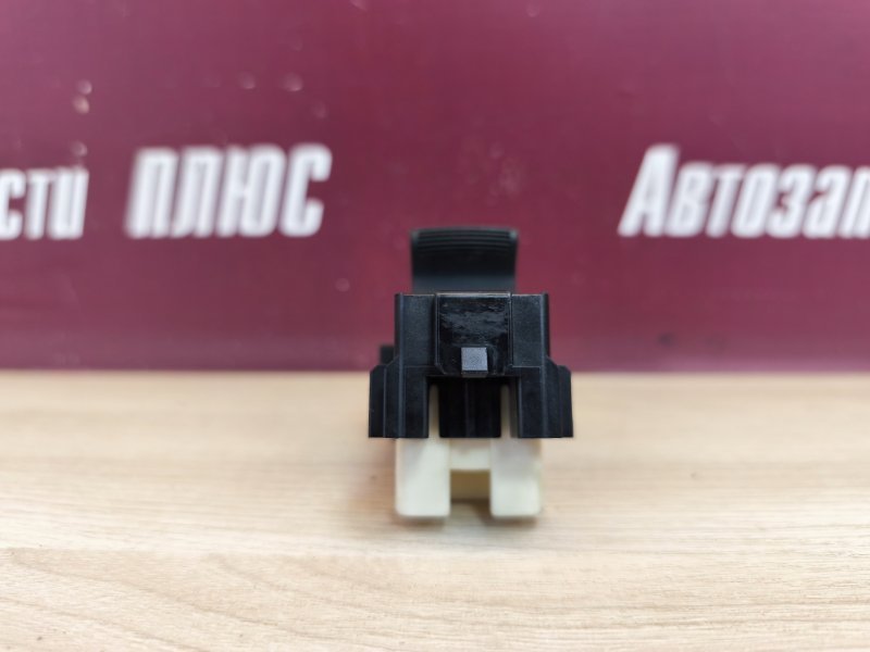 Кнопка стеклоподъемника   двери