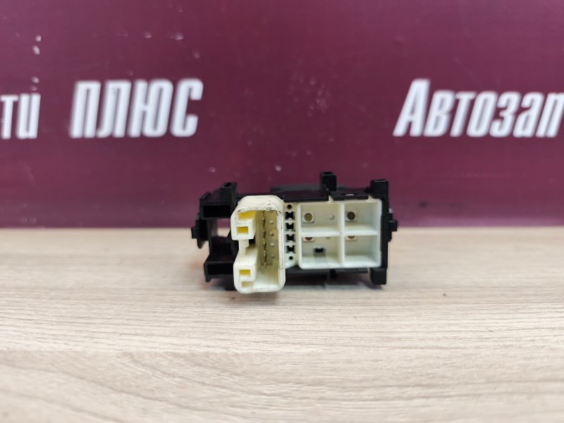 Кнопка стеклоподъемника   двери