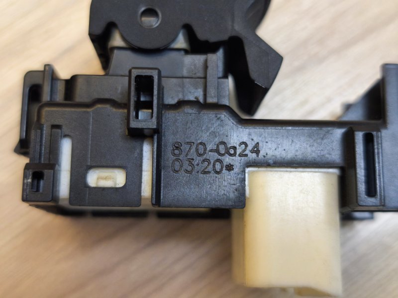 Кнопка стеклоподъемника   двери